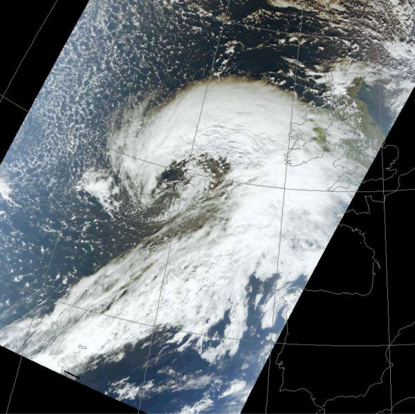 Cyclone Jeanette, 26/10/02 which produced a vigorous sting jet over the UK.