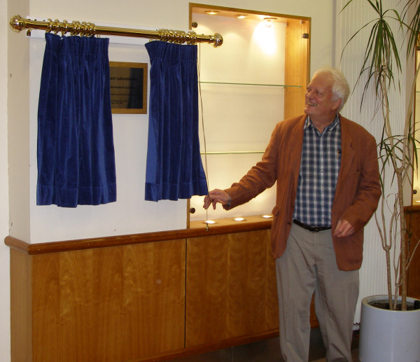 Professor John Latham opens the Latham Laboratories.