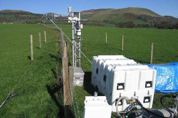 The dual QCLAS measuring NH3 at an agricultural grassland site in southern Scotland.